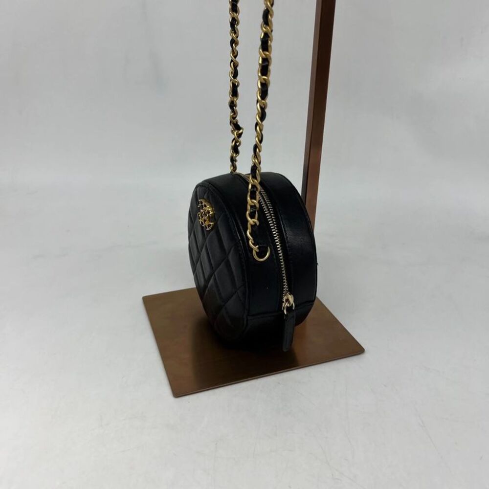 Chanel Women Pre-Loved Bag Very Good Condition - Picture 4 of 9